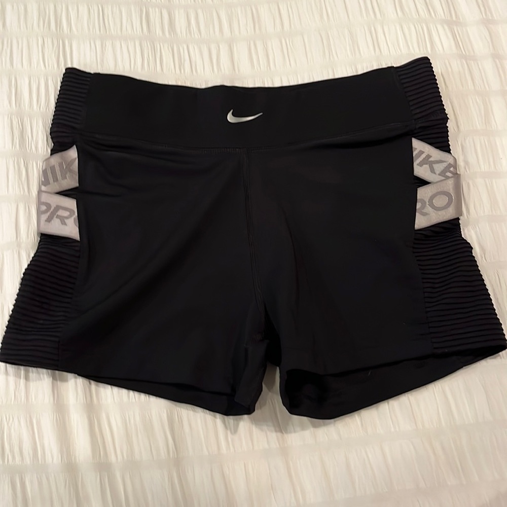 Nike Pro Aeroadapt Compression Shorts | Black & Silver | Size Large |